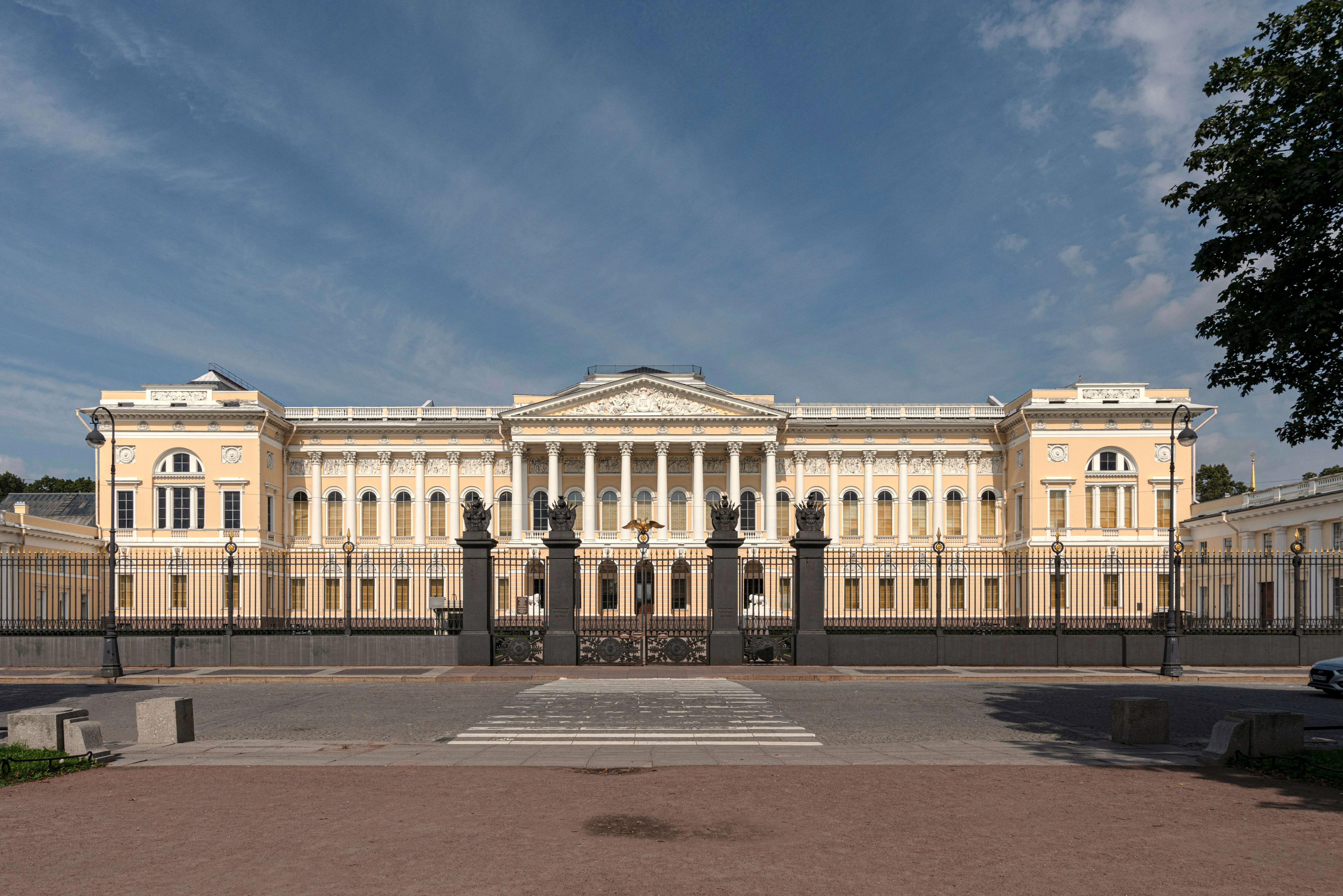 Уважаемые посетители! Сегодня специалисты Русского музея проводят плановые технические работы: рабочие телефоны наших справочных служб временно будут не доступны